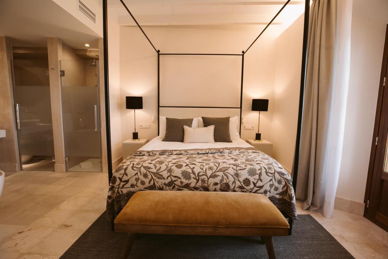 Deluxe Double Room Bath
