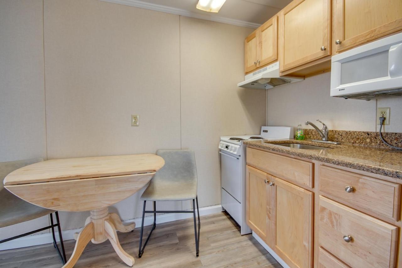 Tower 1 Ocean View Efficiency