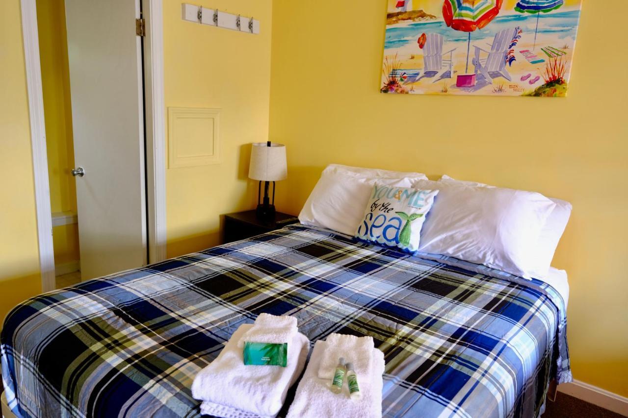Queen Room Futon
