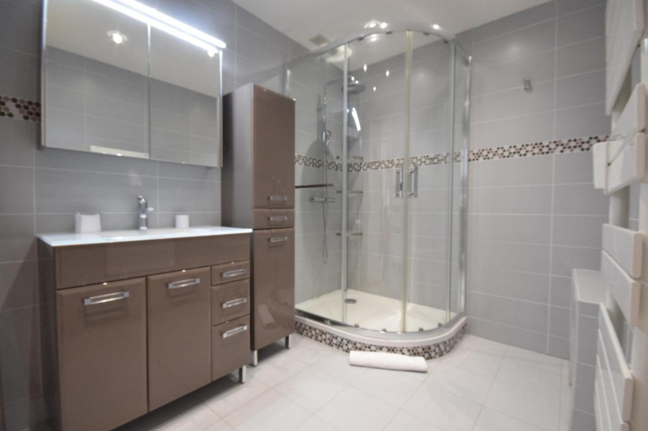 Guest room, 2 Queen, Sofa bed, Waterfront,1425185631:JPEG