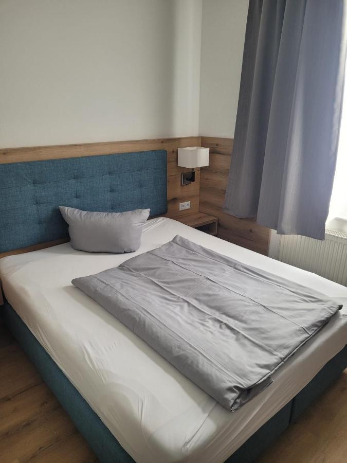 Large Single Room