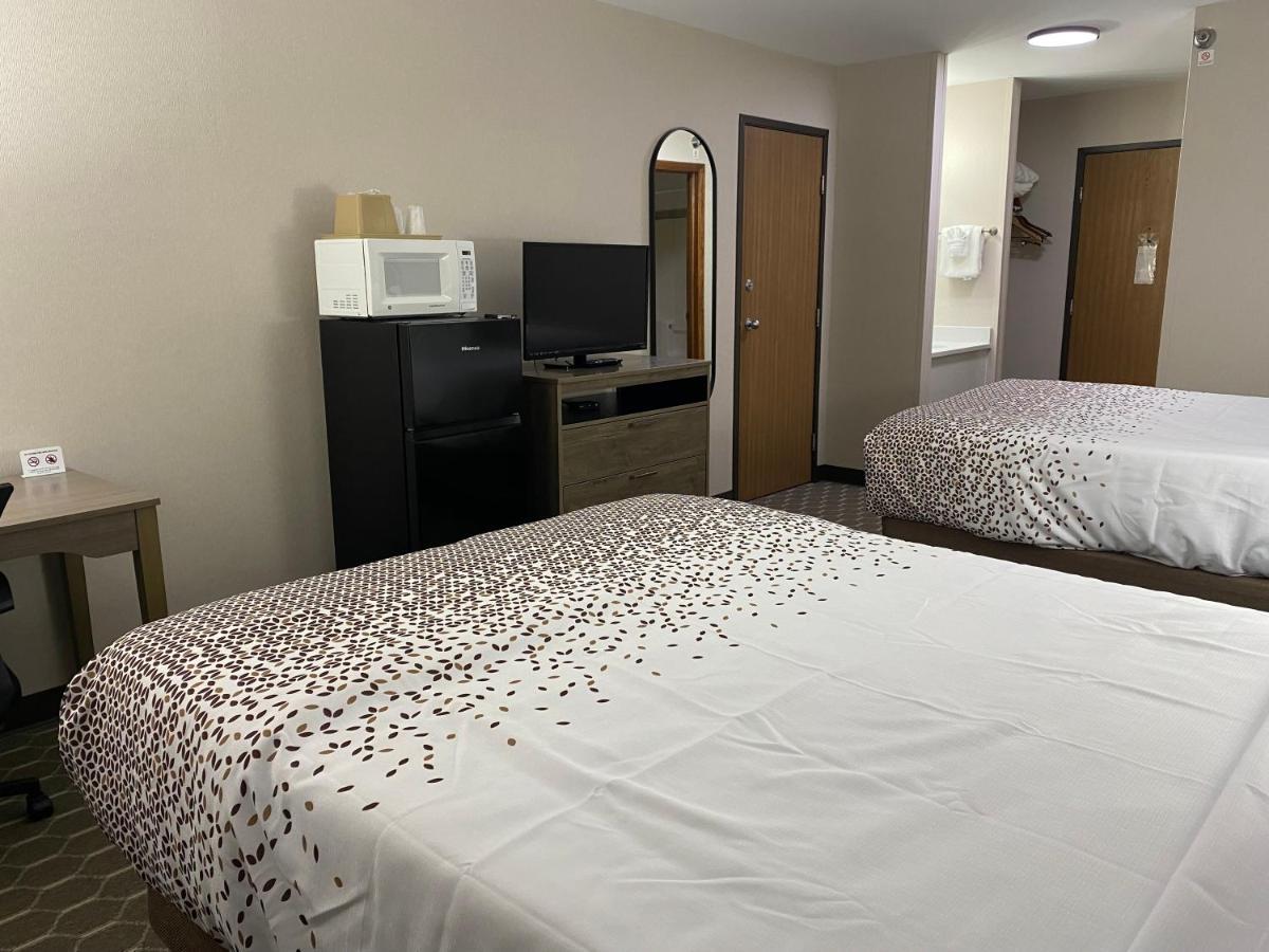 Queen Room Two Queen Beds
