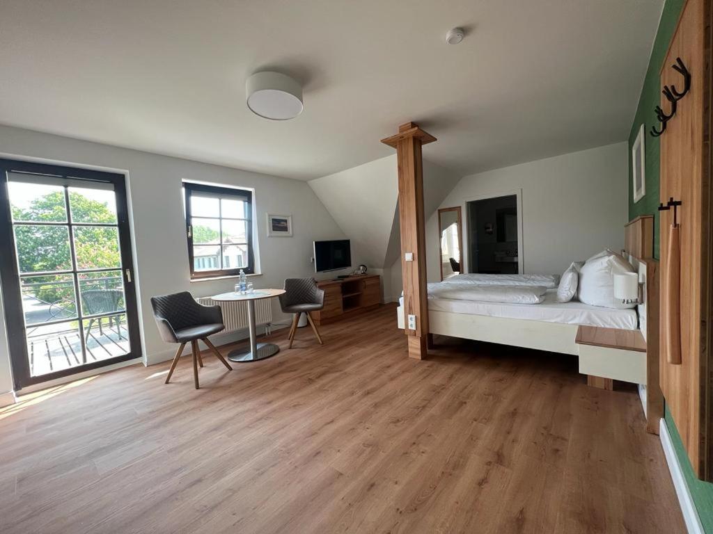 Double Room Balcony,1427039431:JPEG