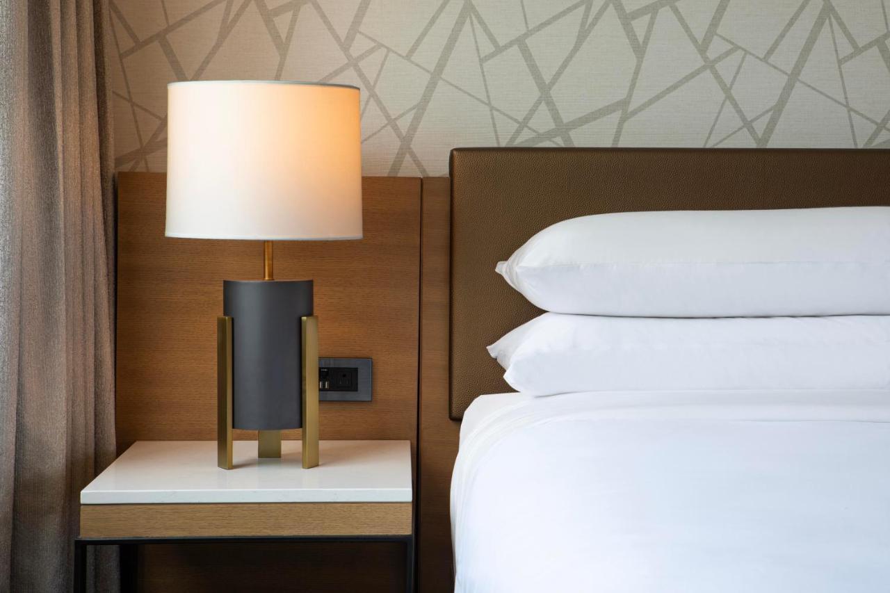 Presidential Suite, 1 King,1557025459:JPEG