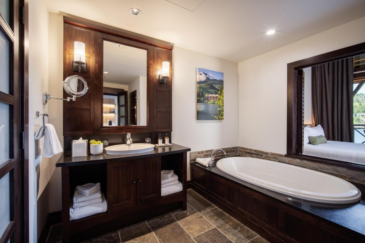 Two-Bedroom Suite Lake View