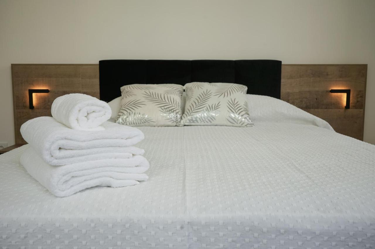 Family Room,1541659720:JPEG