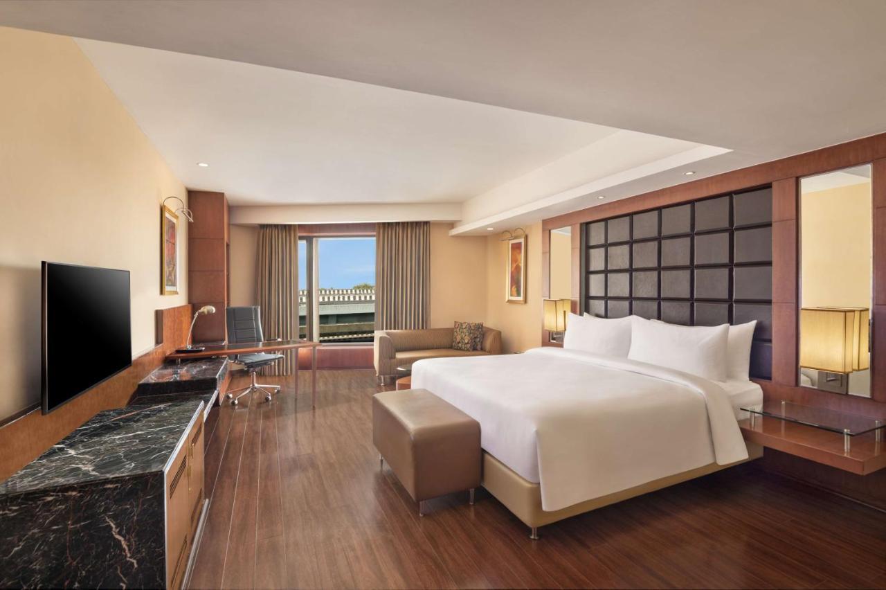 Junior Suite Happy Hours 0100 PM to 0600 PM 11 Airport TransfersEarly Check at 10 AM Subject to availability on Food & Beverage