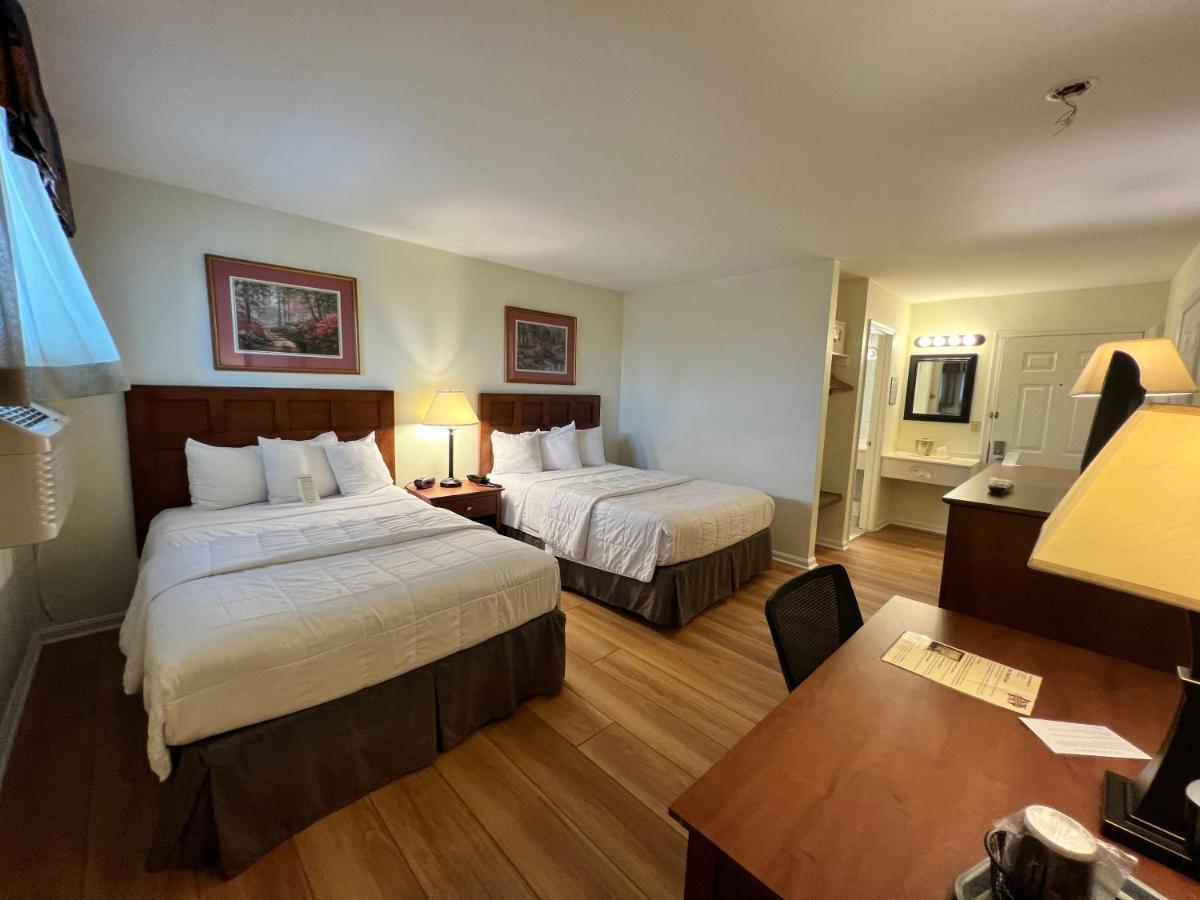 Standard Room Two Double Beds No pets allowed