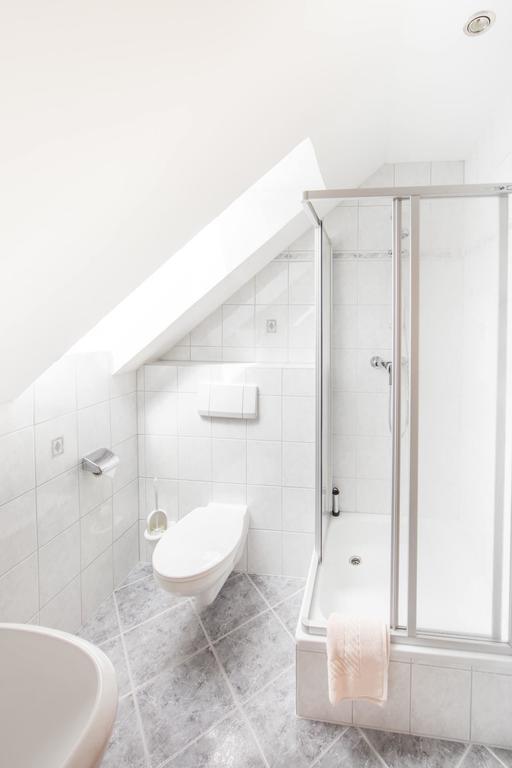 Einzelzimmer mit Dusche