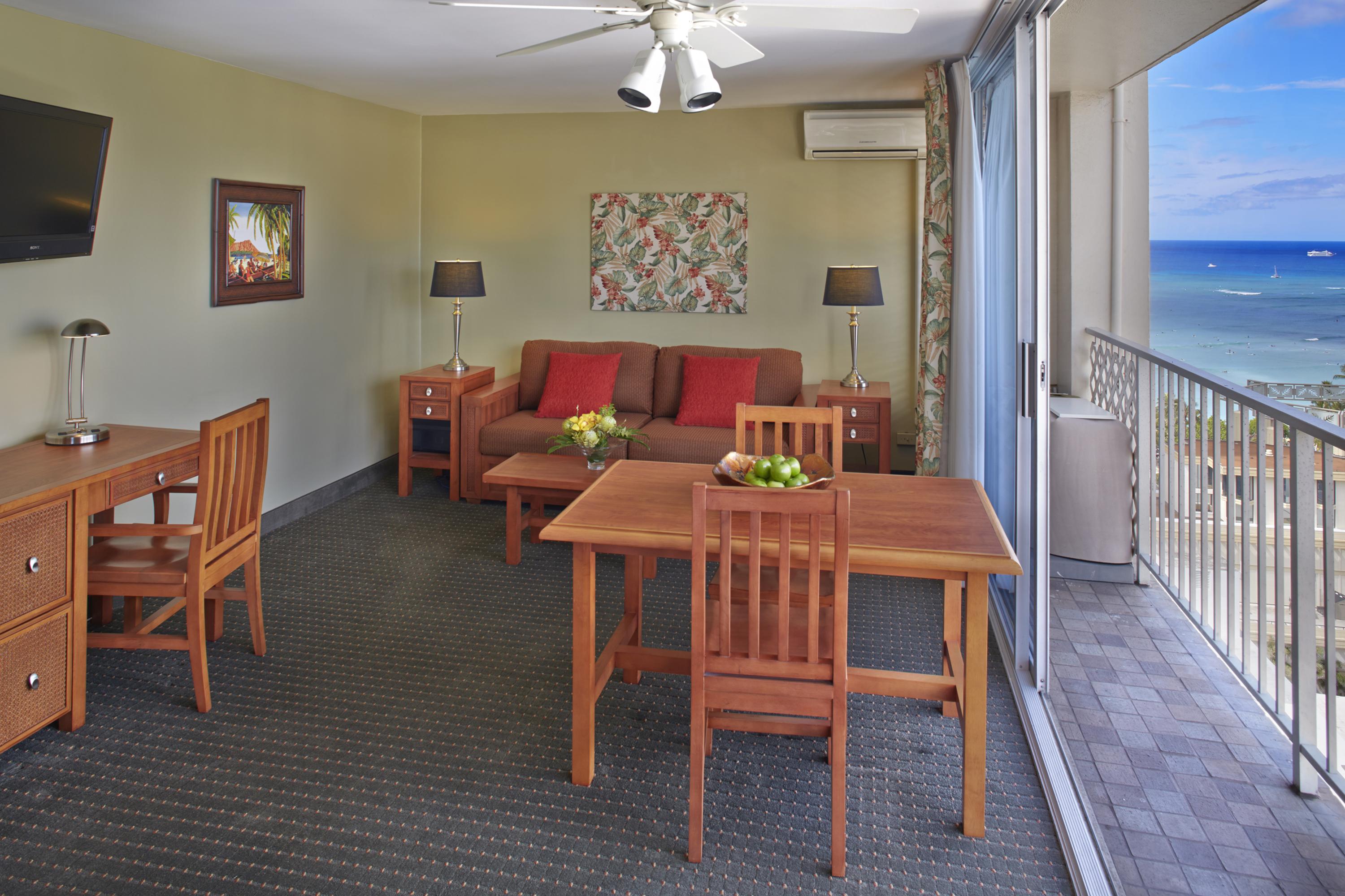 Partial Ocean View Studio Suite One Queen Bed