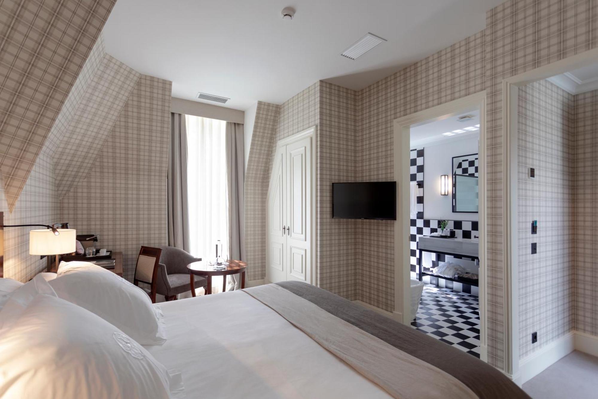 Deluxe Double or Twin Room