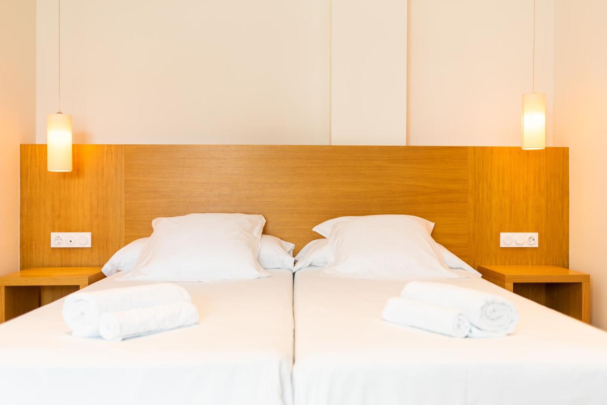 Standard Double Room,1431789835:JPEG