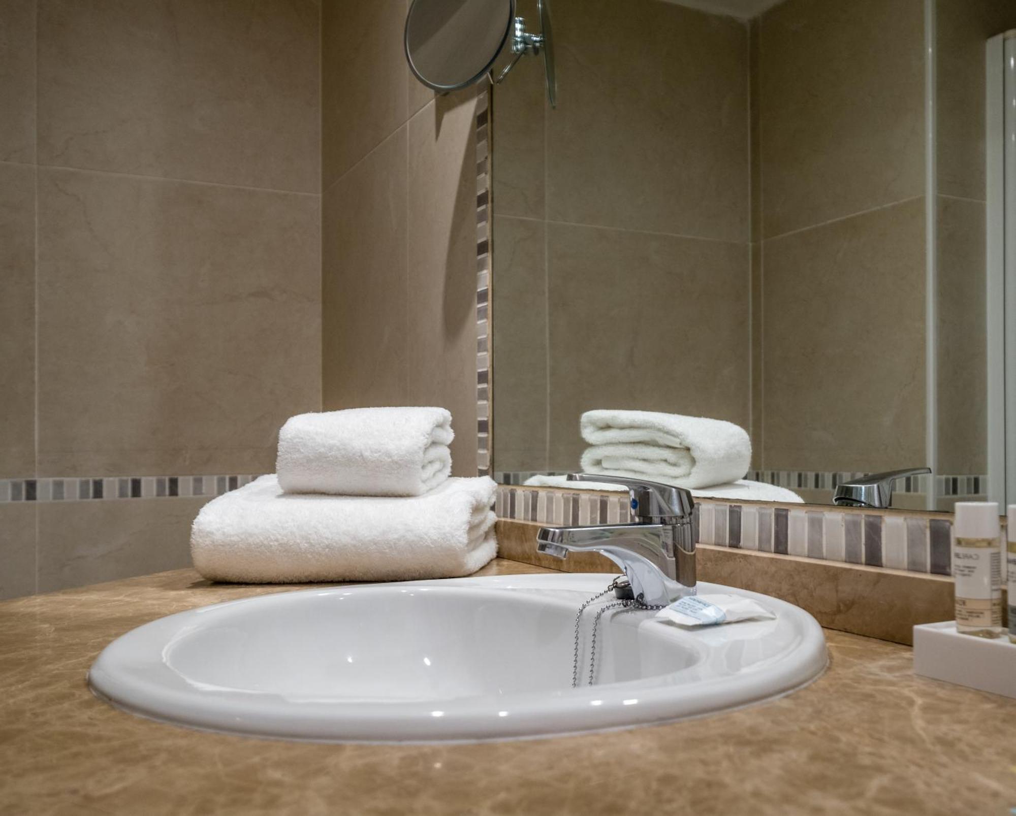 Standard Double Room,1431826945:JPEG