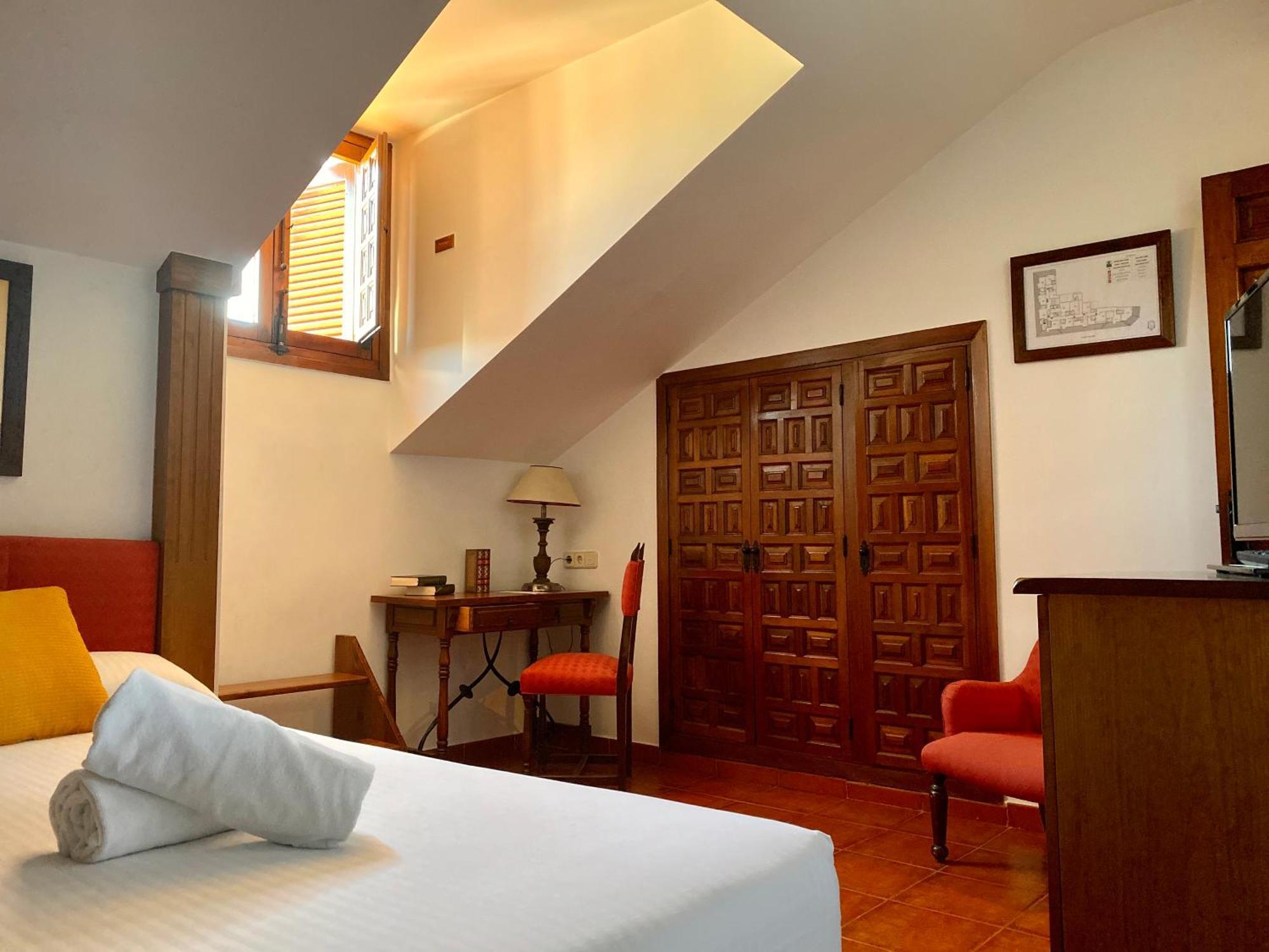 Budget Double Room,930552583:JPEG