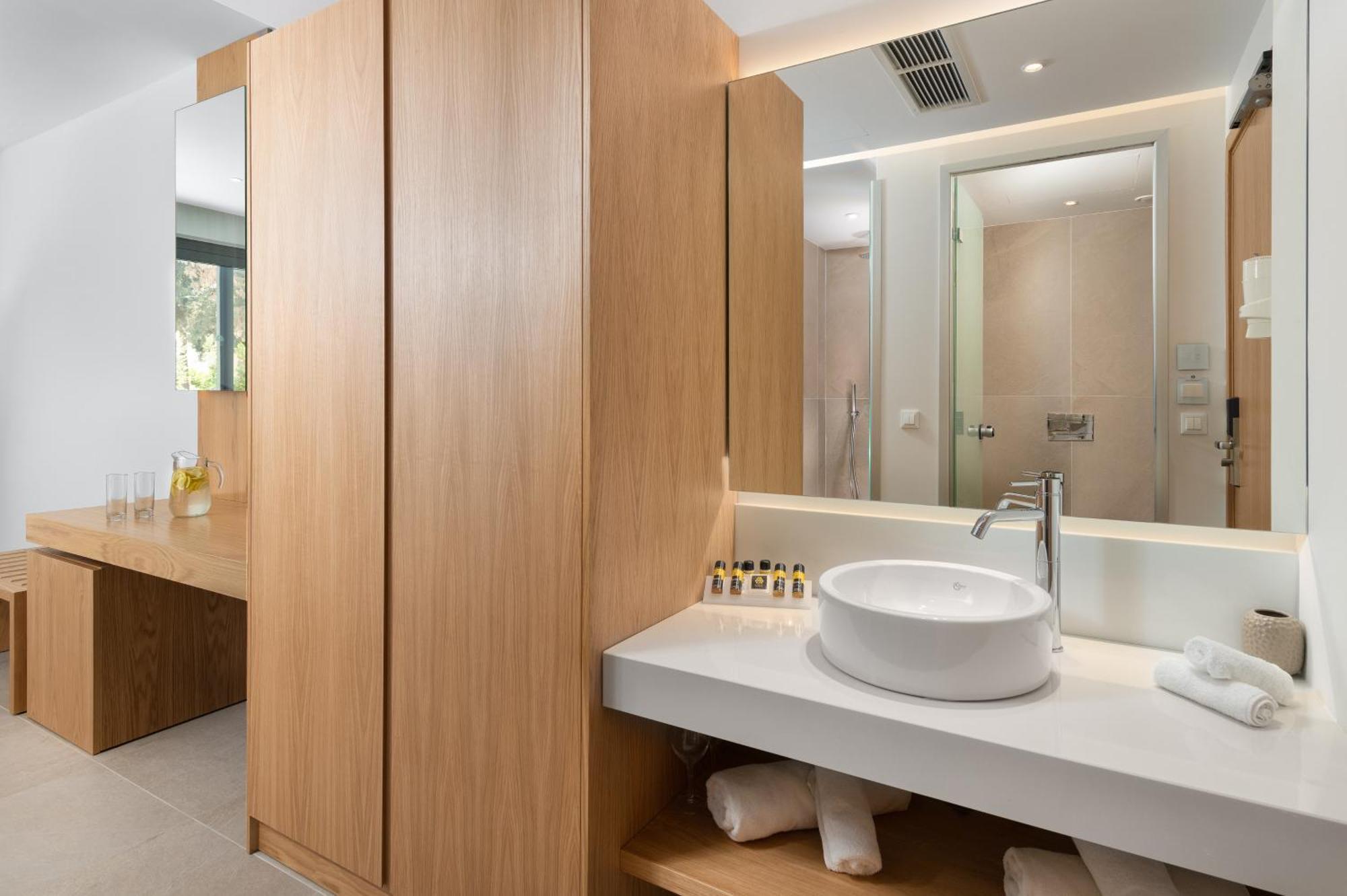 Deluxe Tweepersoonskamer met 1 of 2 Bedden en Uitzicht op Zee