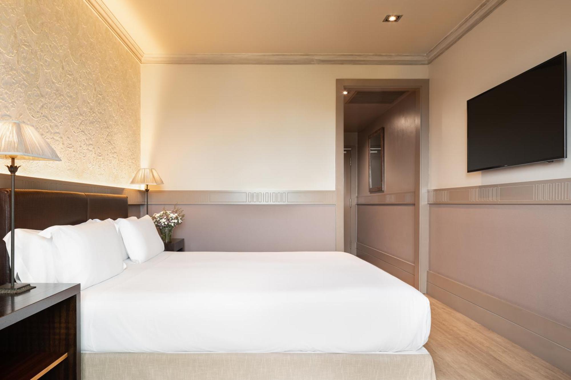 Deluxe Double Room Port View