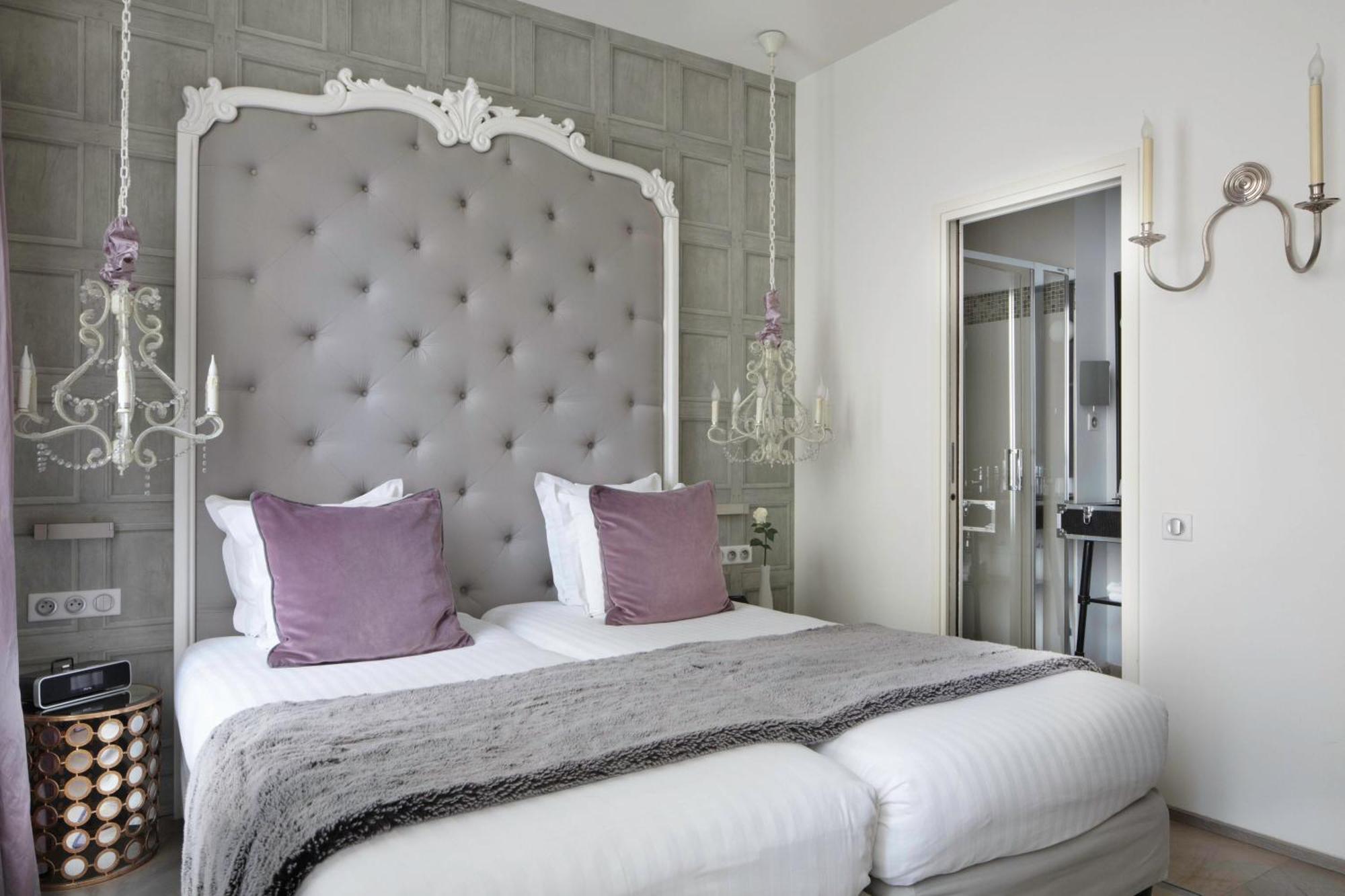 Quarto com 2 Camas de Solteiro