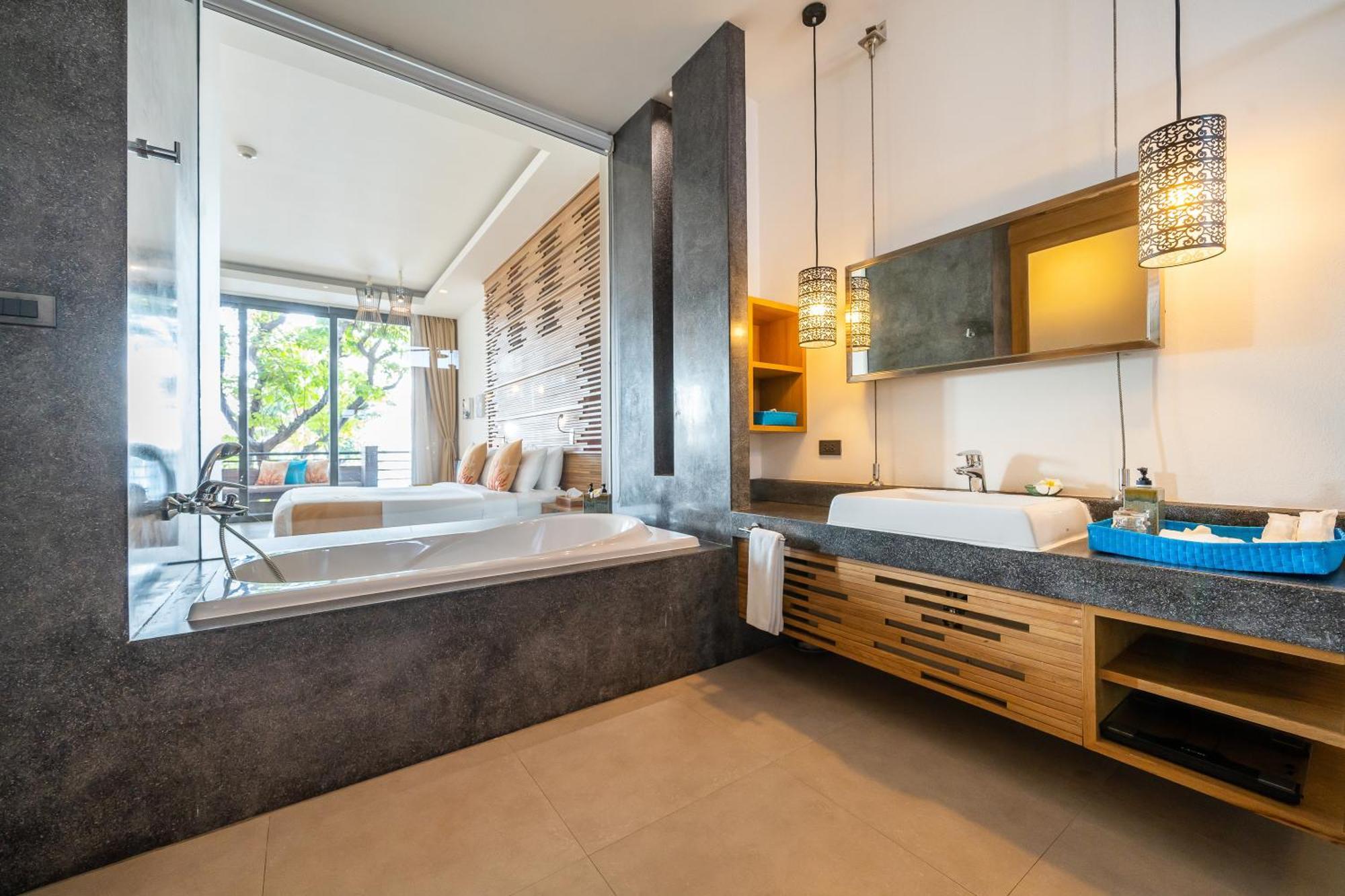 Deluxe Premier Room Double or Twin