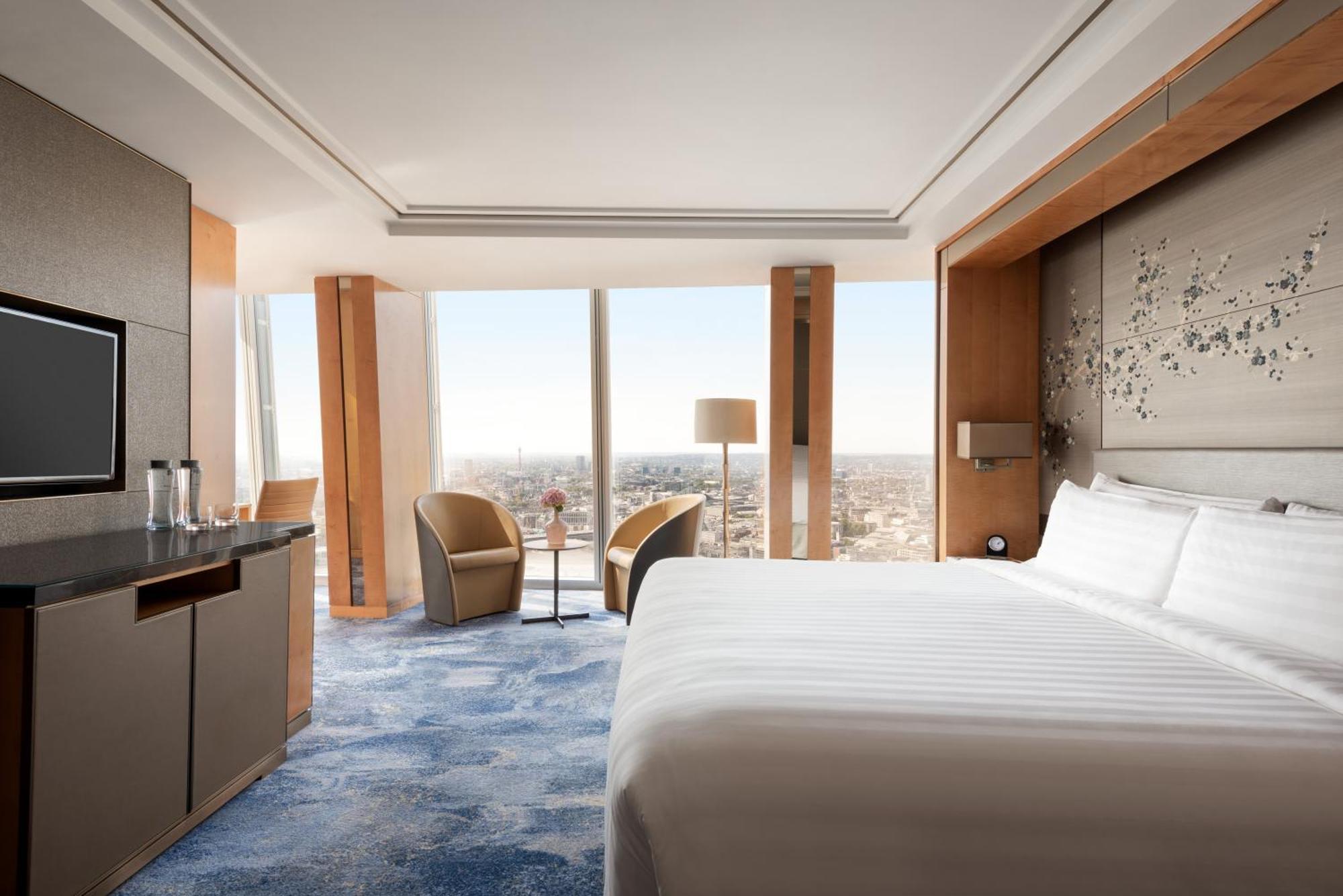 Premier King Room City View