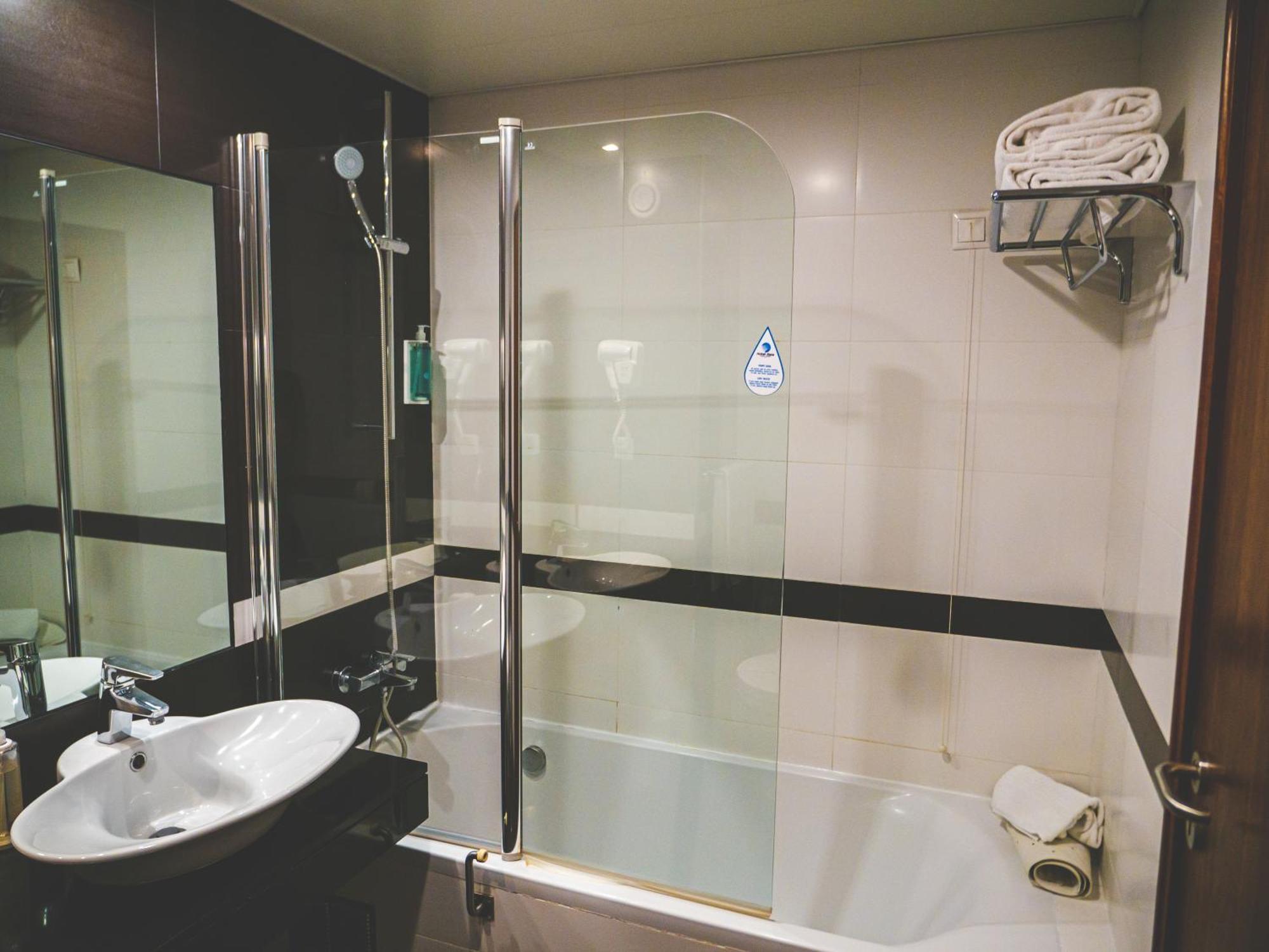Superior Twin Room with City View,1516390393:JPEG