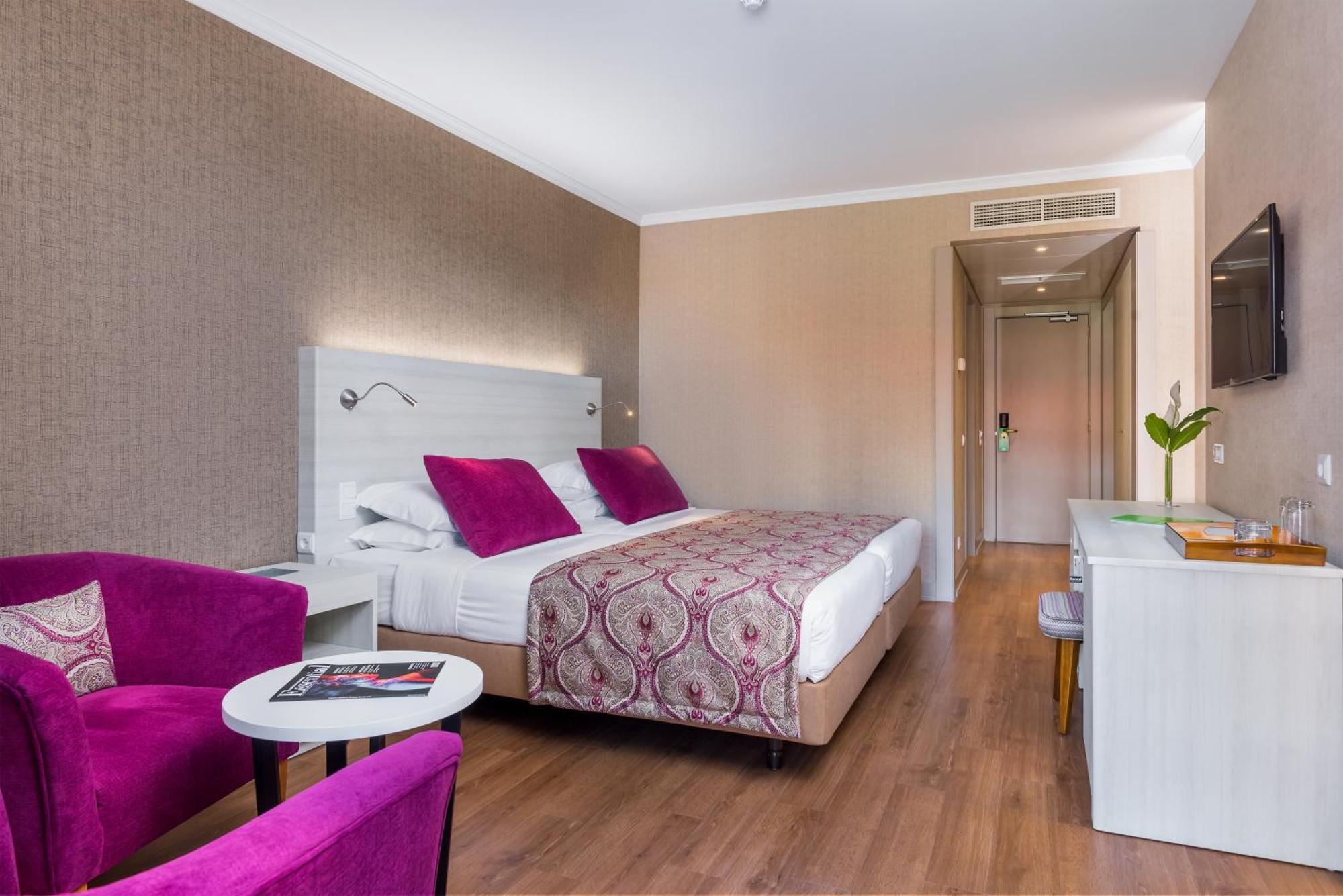 Standard Room,1340344148:JPEG