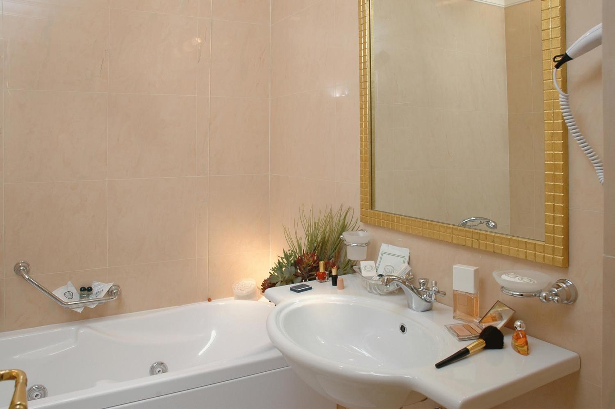 Basic Double Room