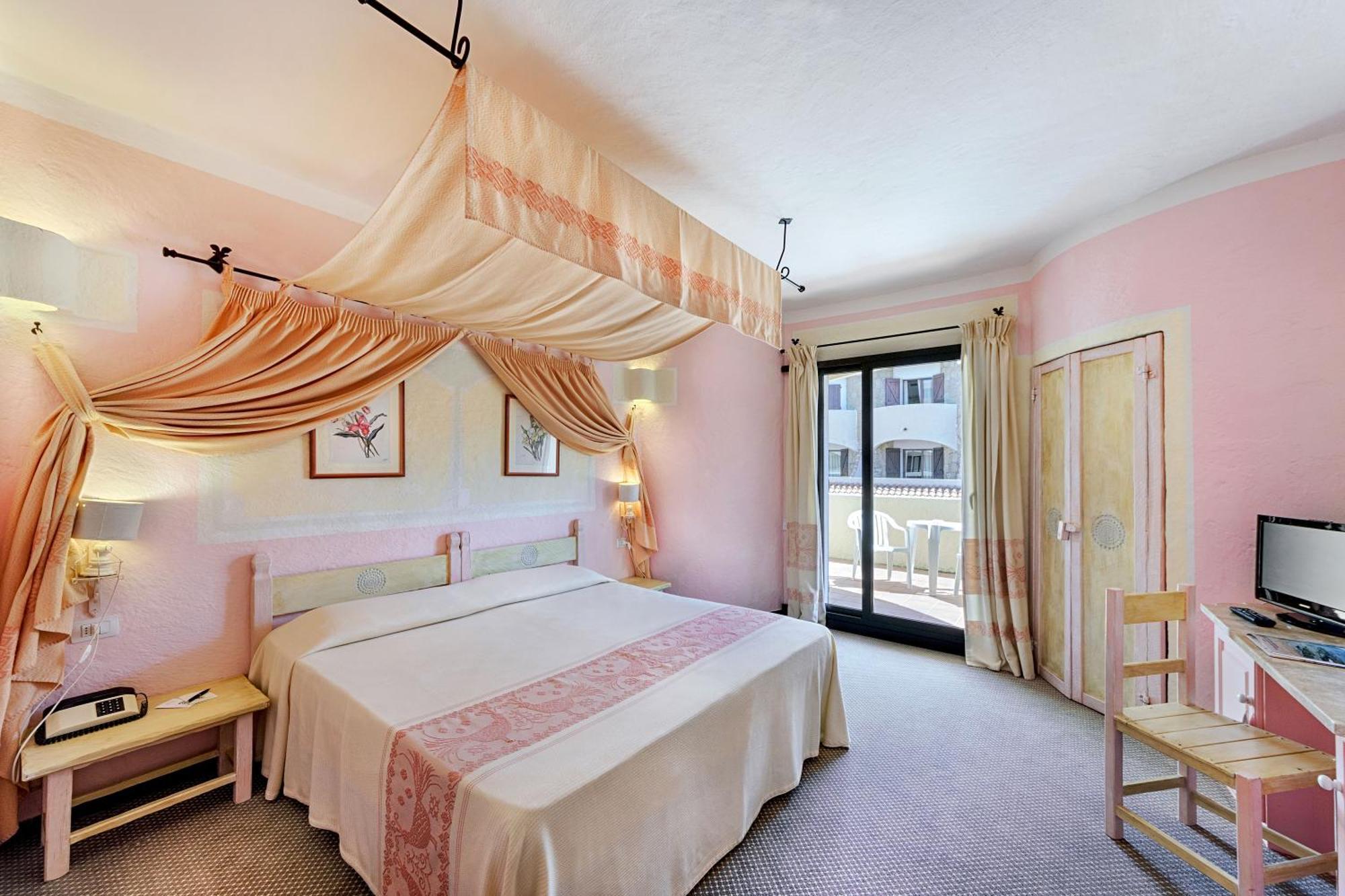 Double or Twin Room Side Sea View