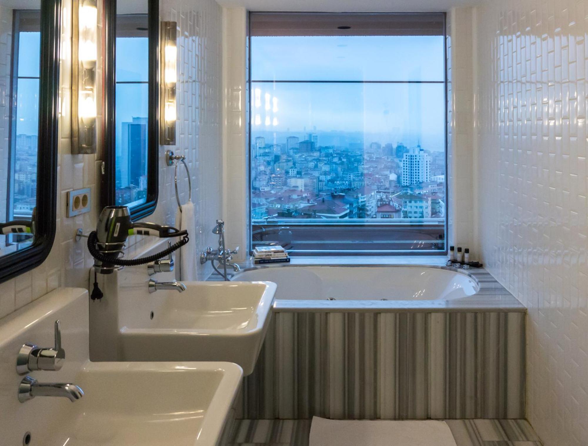 Suite Spa Bath