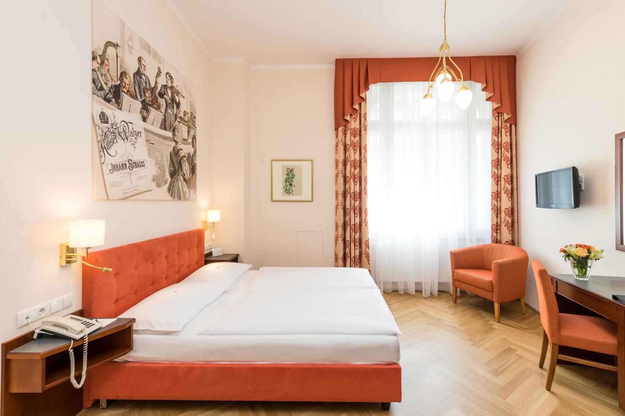 Classic Double Room