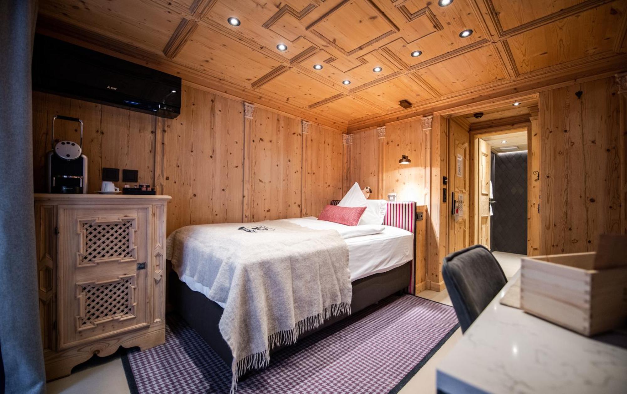 Single Room Chalet Style