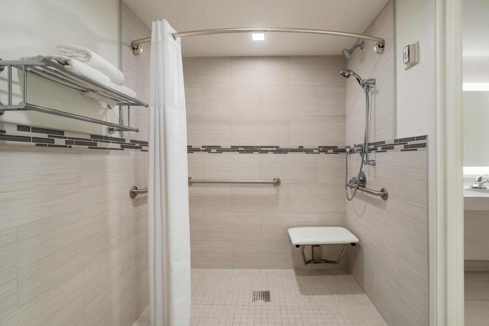 King Room with Roll-In Shower - Disability Access/Non Smoking