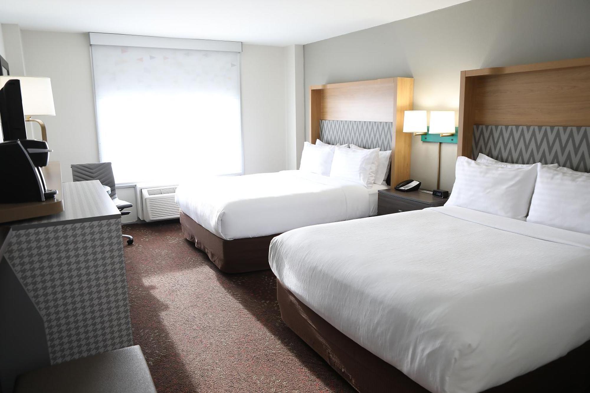 Standard Queen Room Two Queen Beds