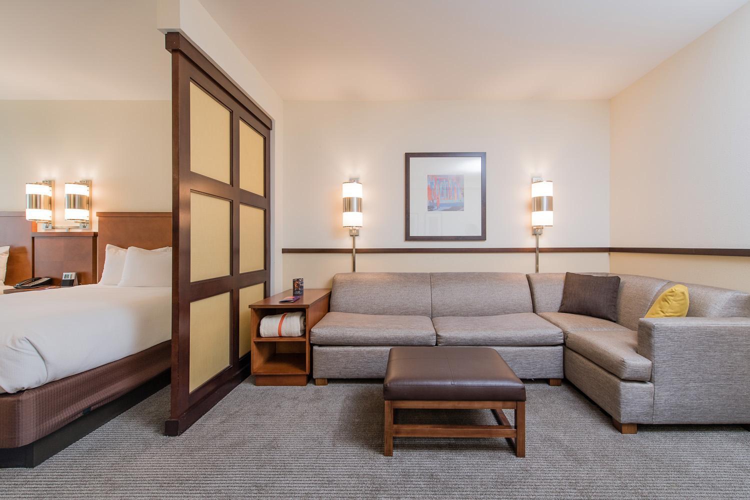 Queen Room Two Queen Beds Sofa Bed Accessible Tub,1434580771:JPEG