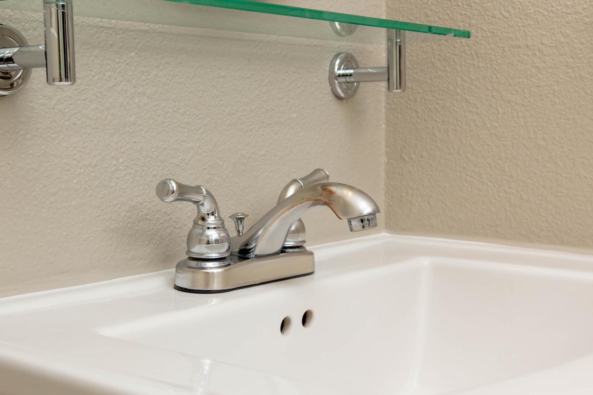 Petite Queen Room