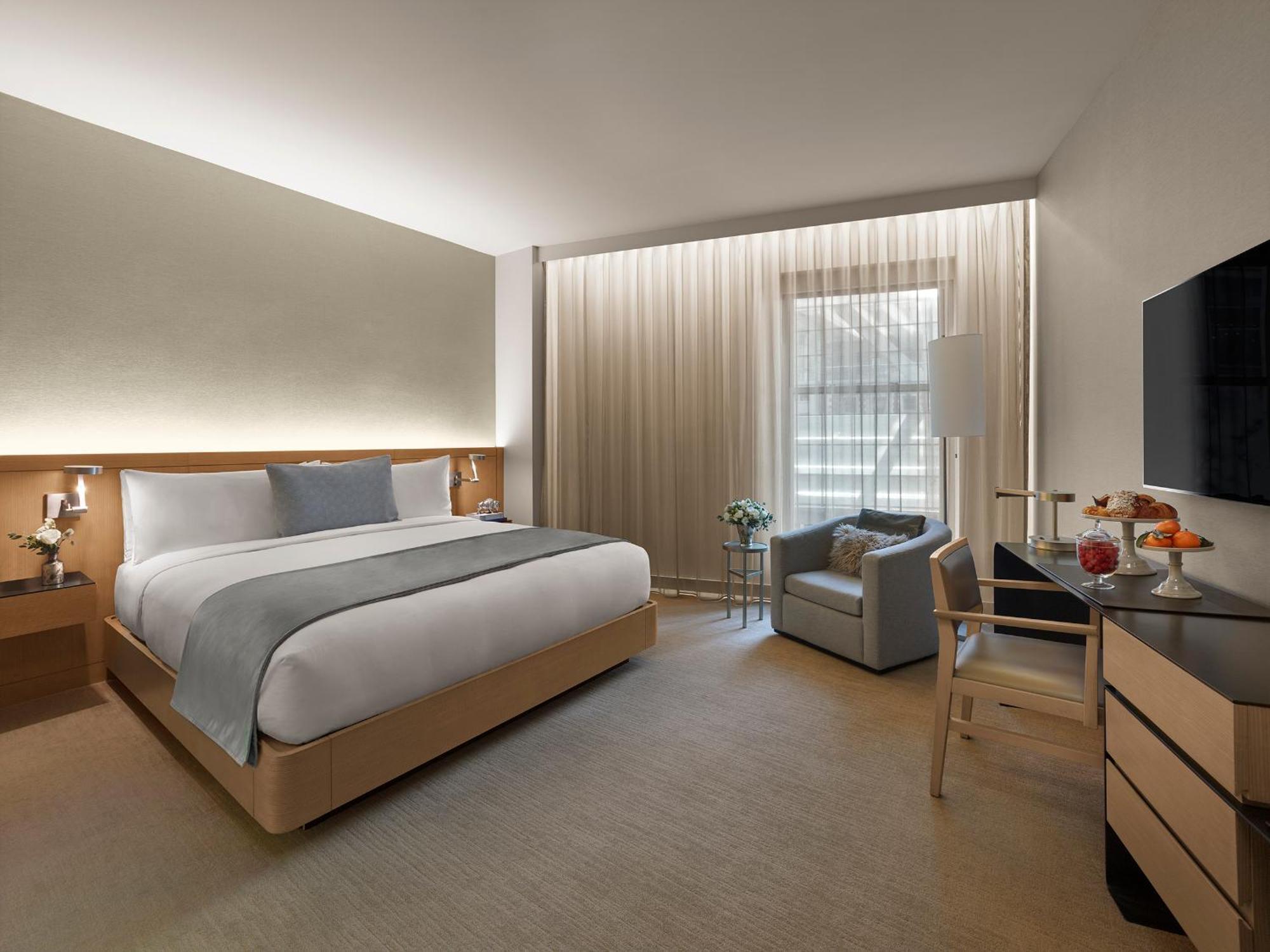 Superior Room One King Bed