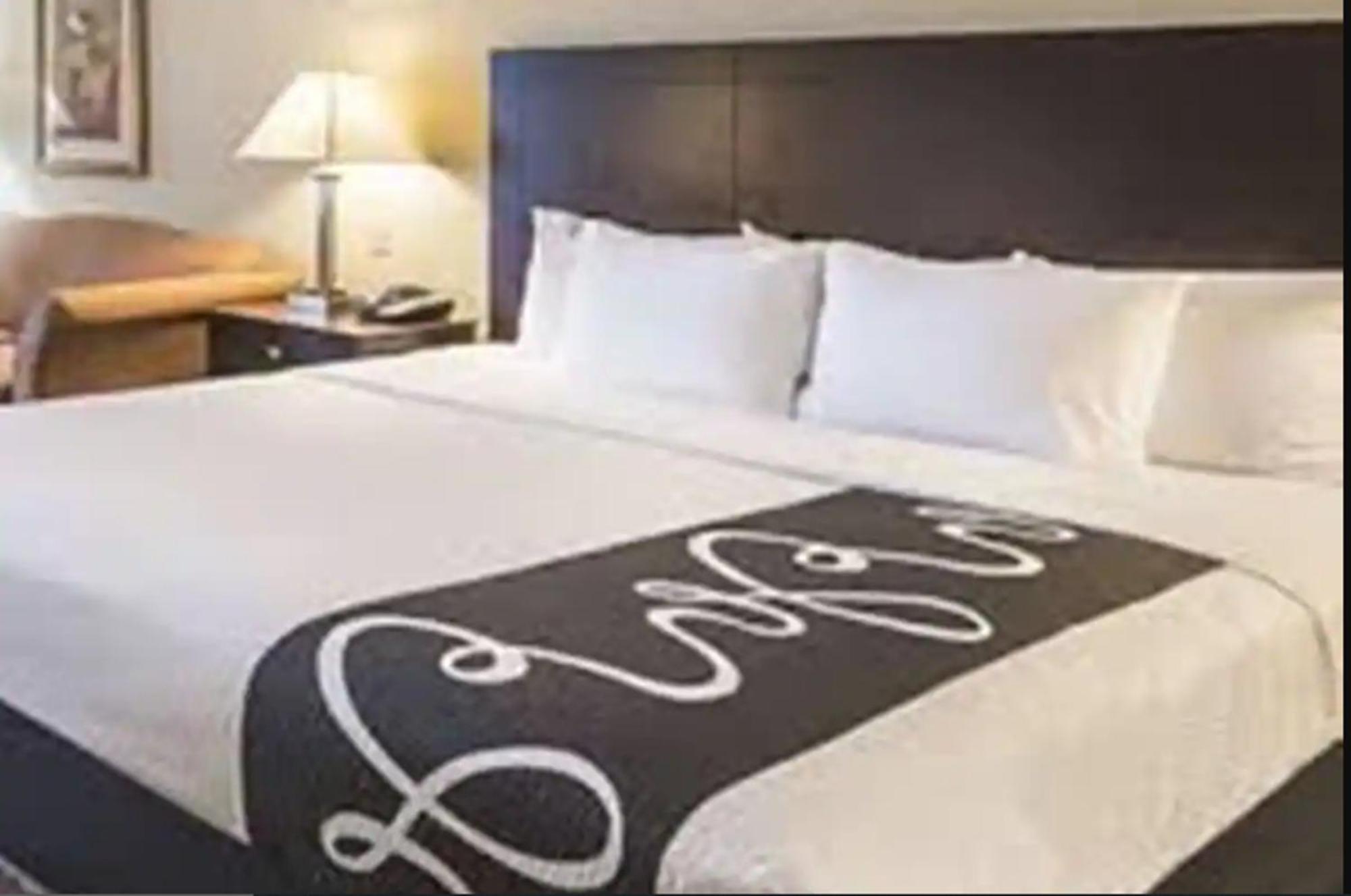 Deluxe King Room Sofa Bed