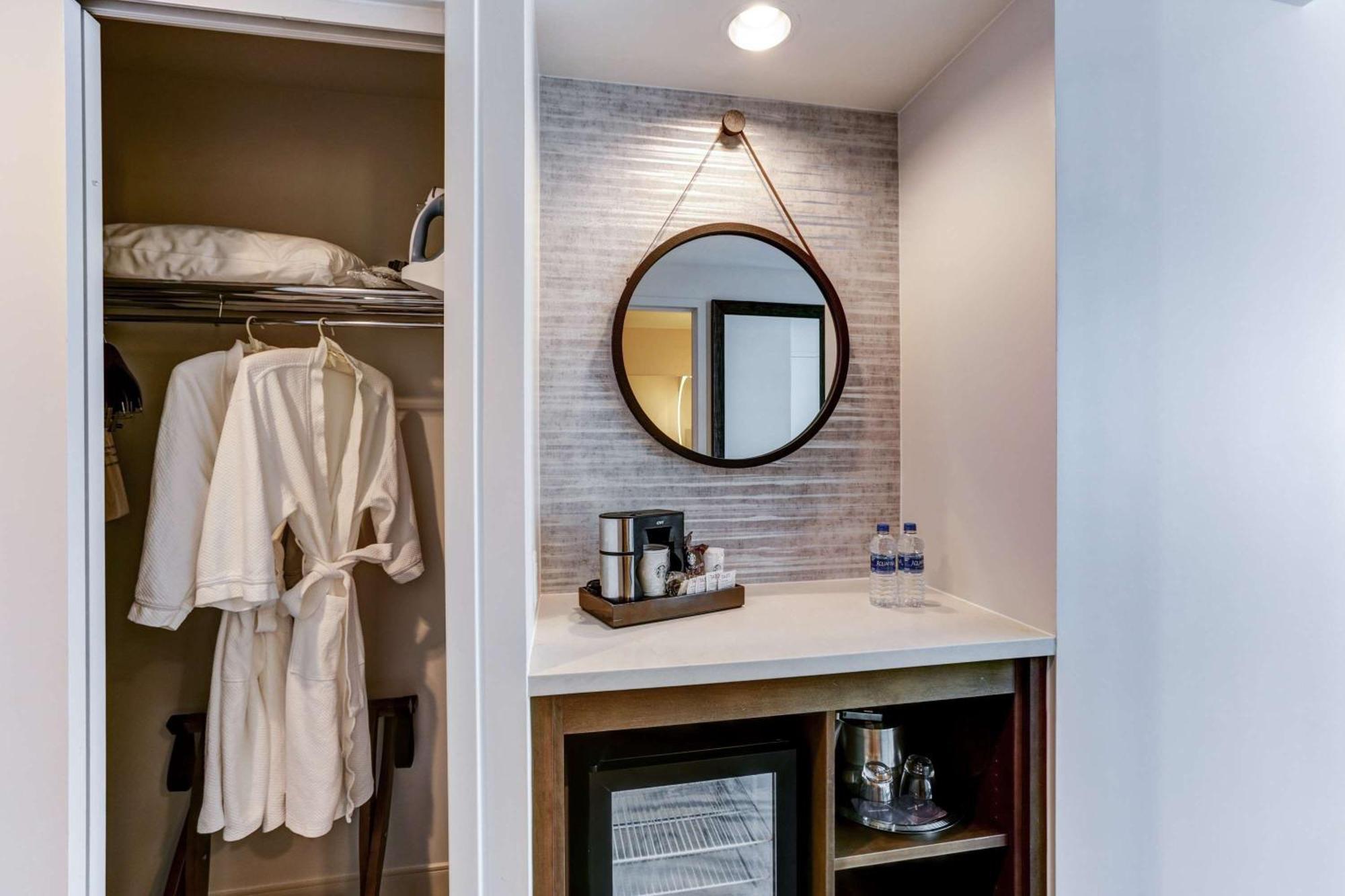 Queen Room with Two Queen Beds and Accessible Shower - Disability Access,1551423334:JPEG