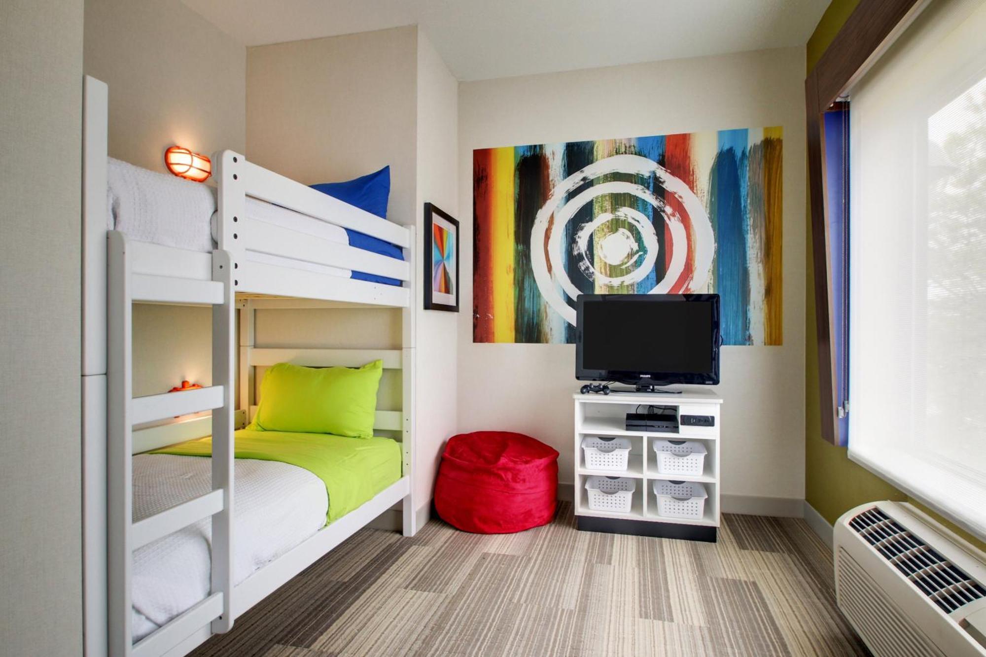 One-Bedroom Suite Tub Communications Access