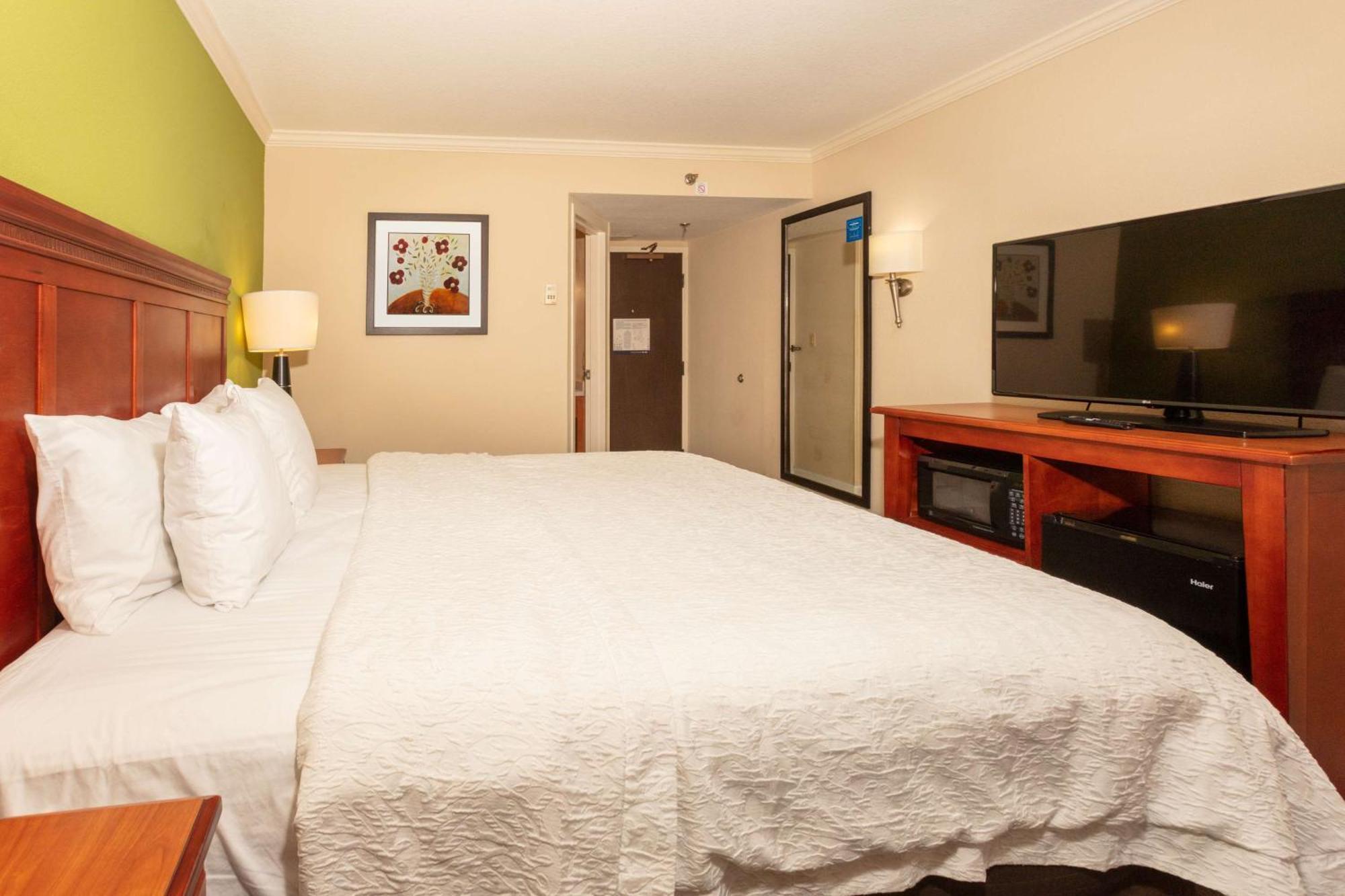King Room Roll Shower Mobility Hearing Access or Non-Smoking