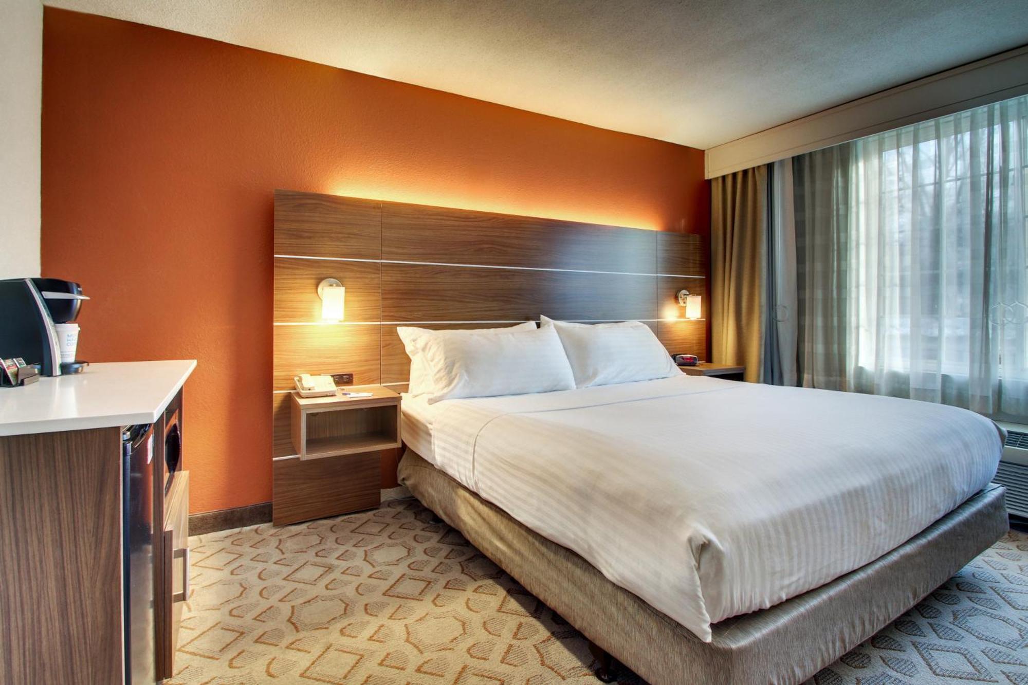 Standard King Room