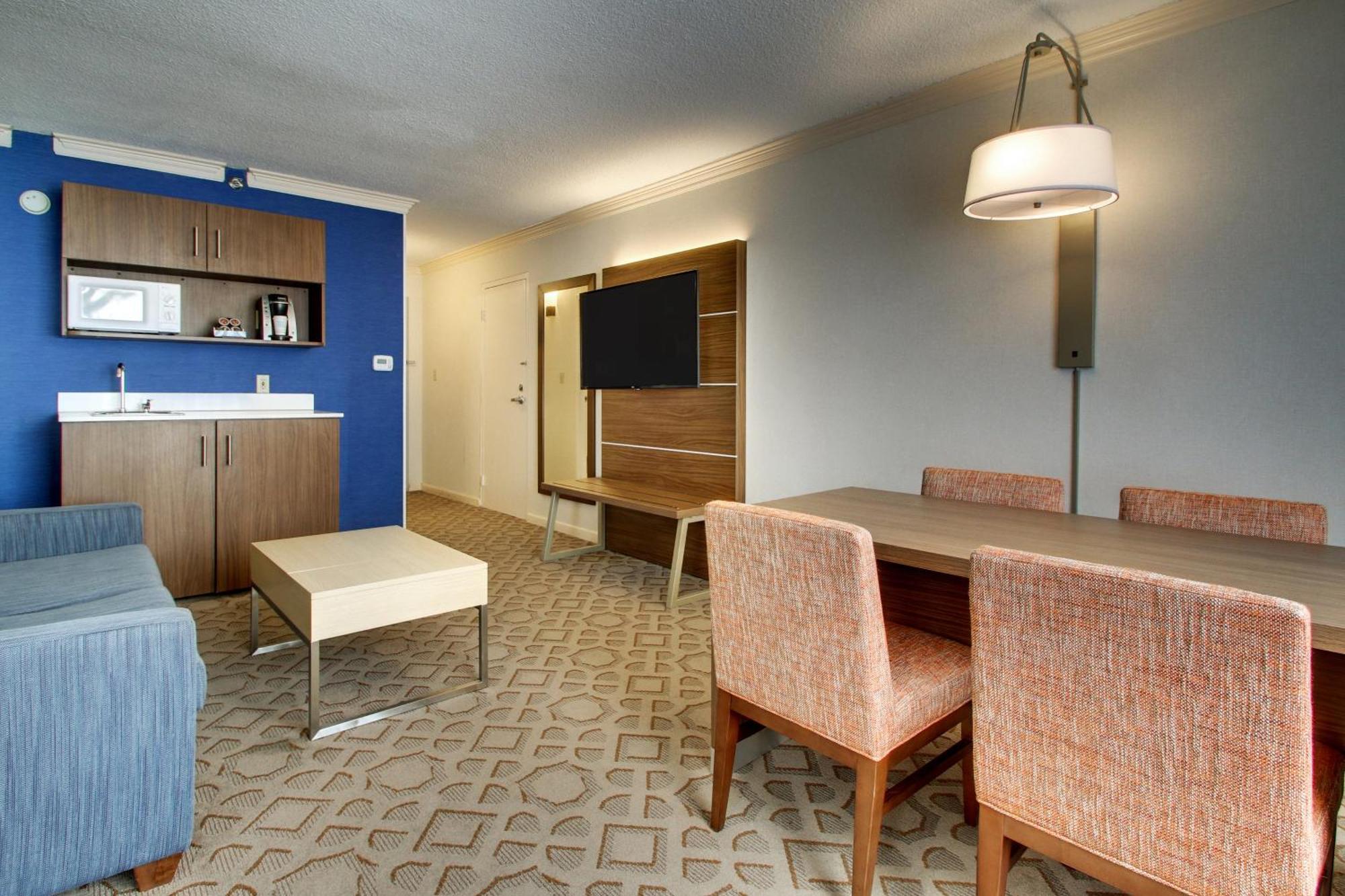 One-Bedroom Suite
