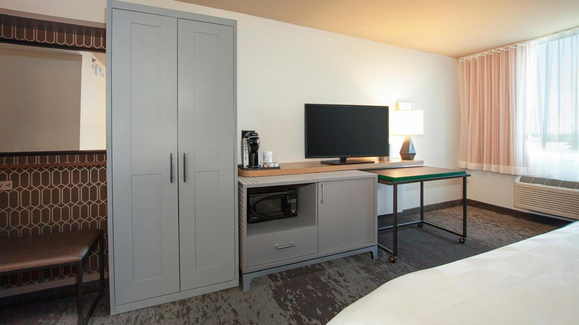 Standard King Room
