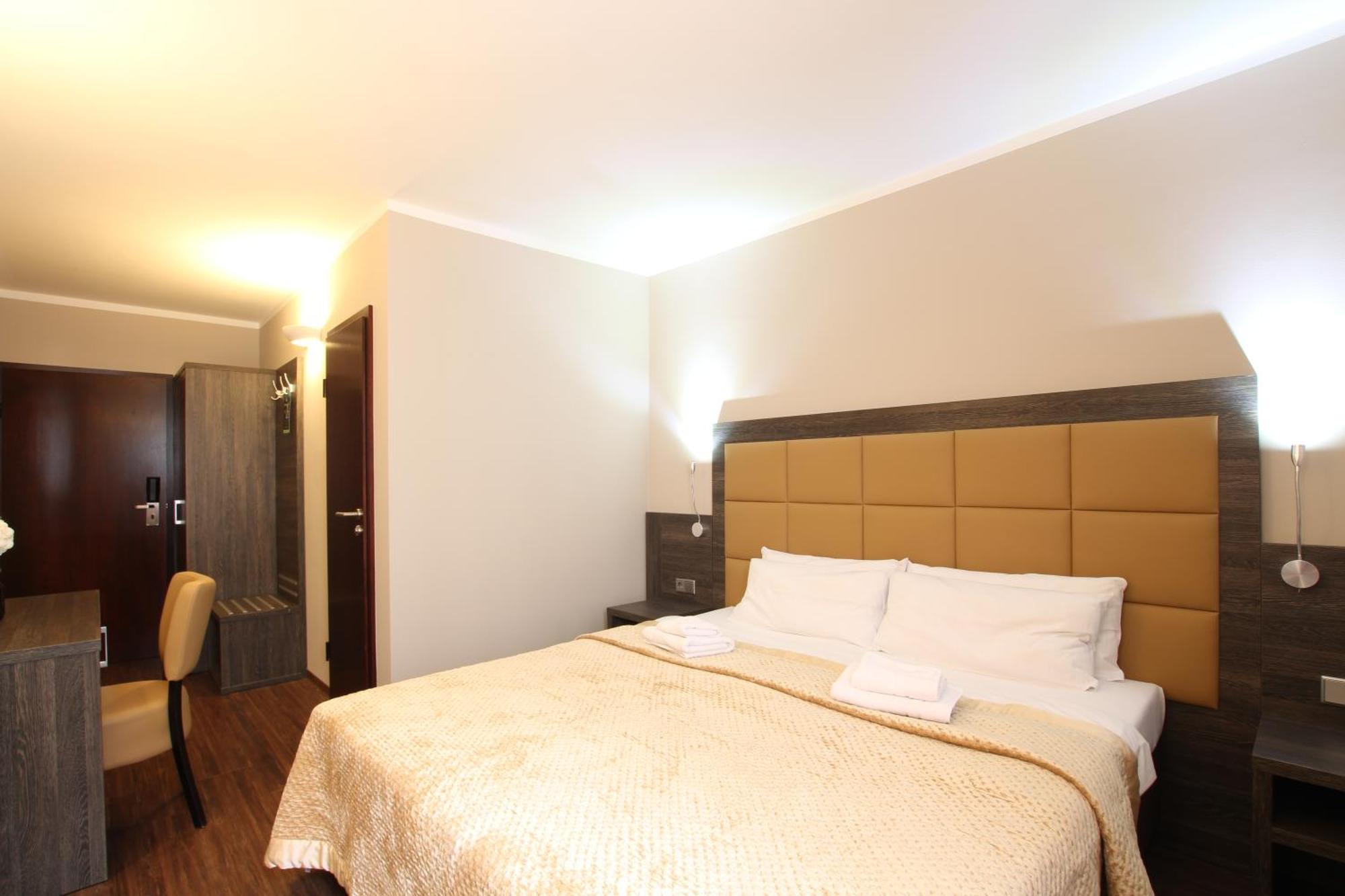 Large Double Room