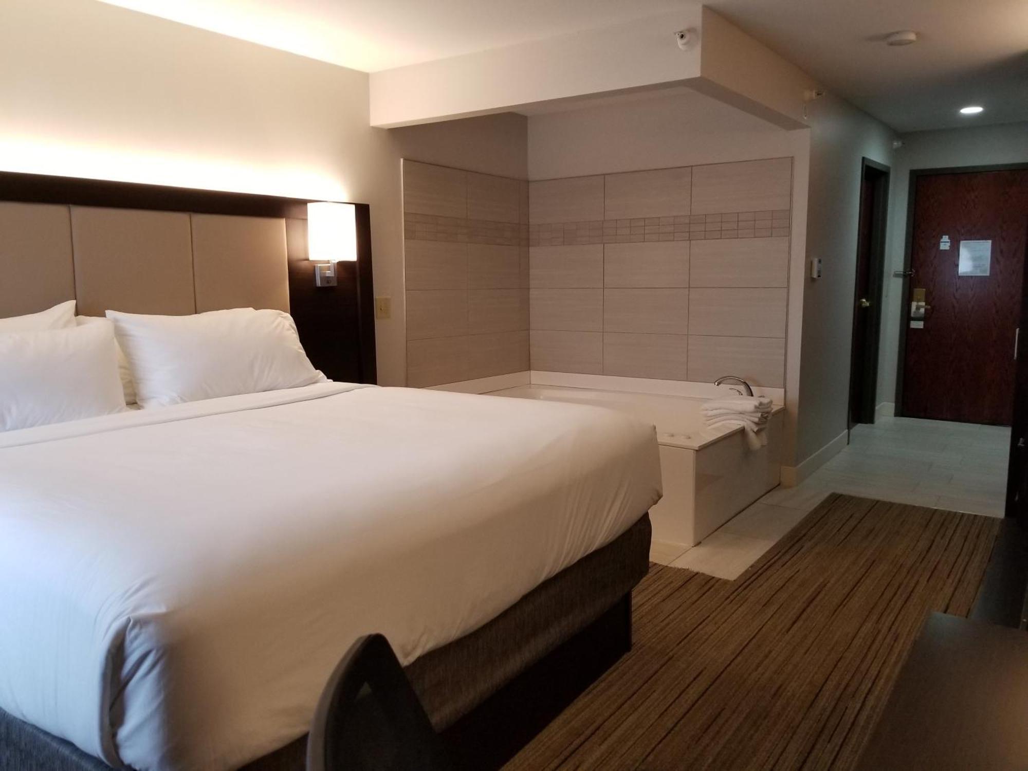 King Room Jetted Tub