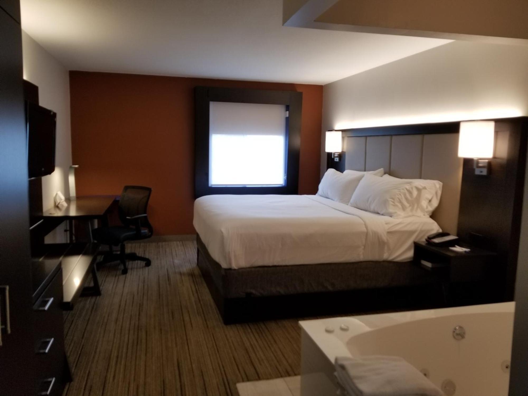 King Room Jetted Tub