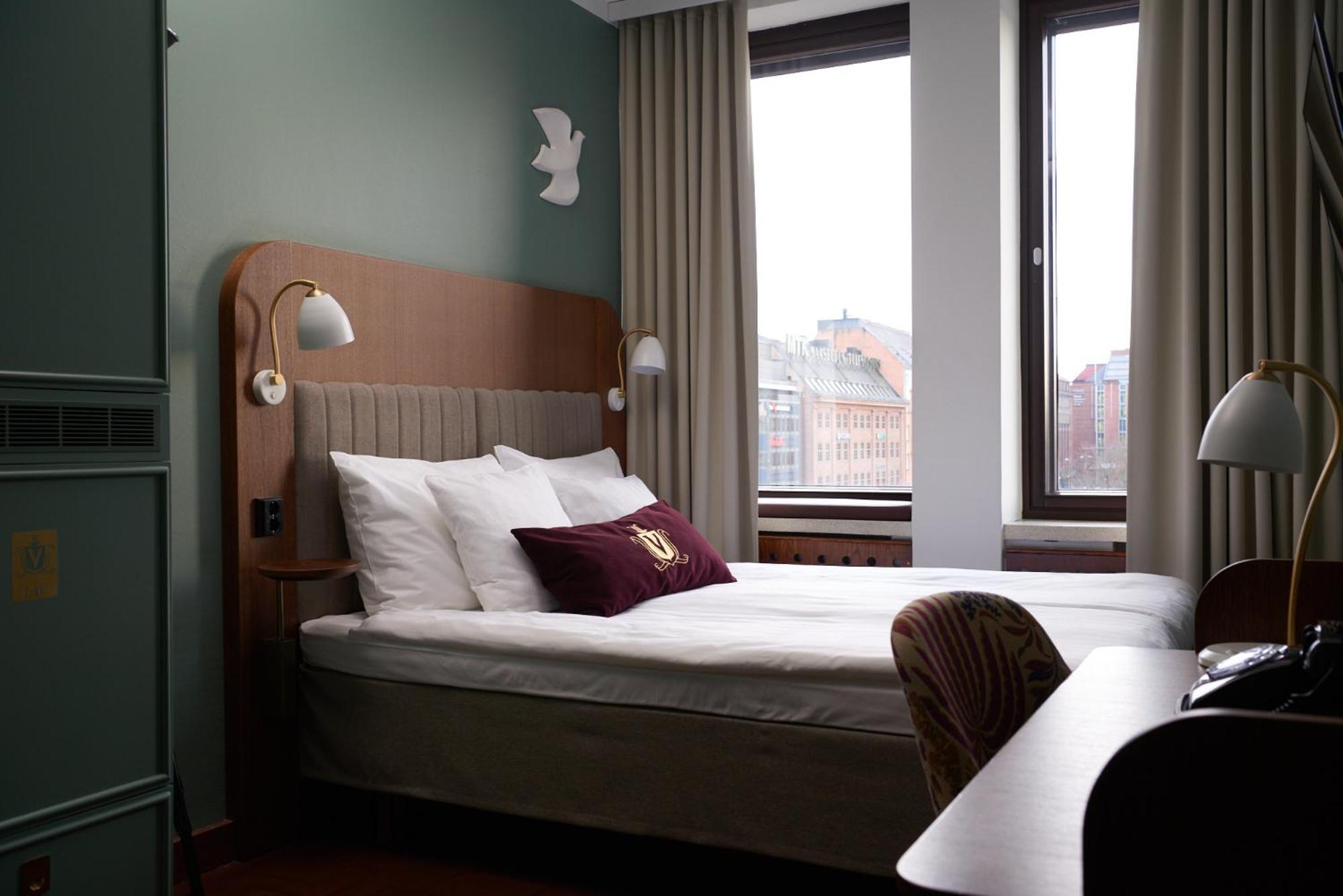 Standard Queen Room