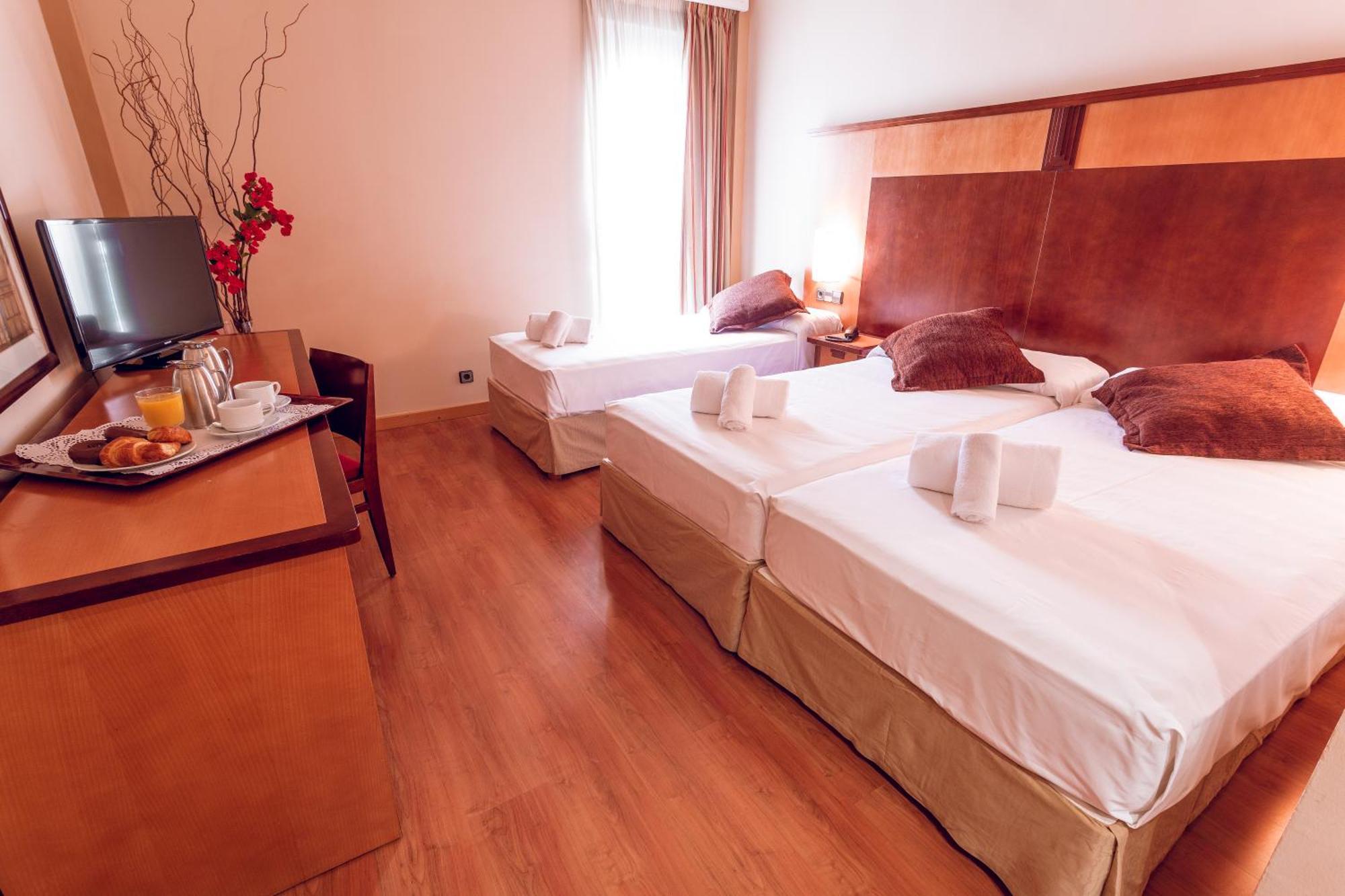 Triple Room,1436290591:JPEG