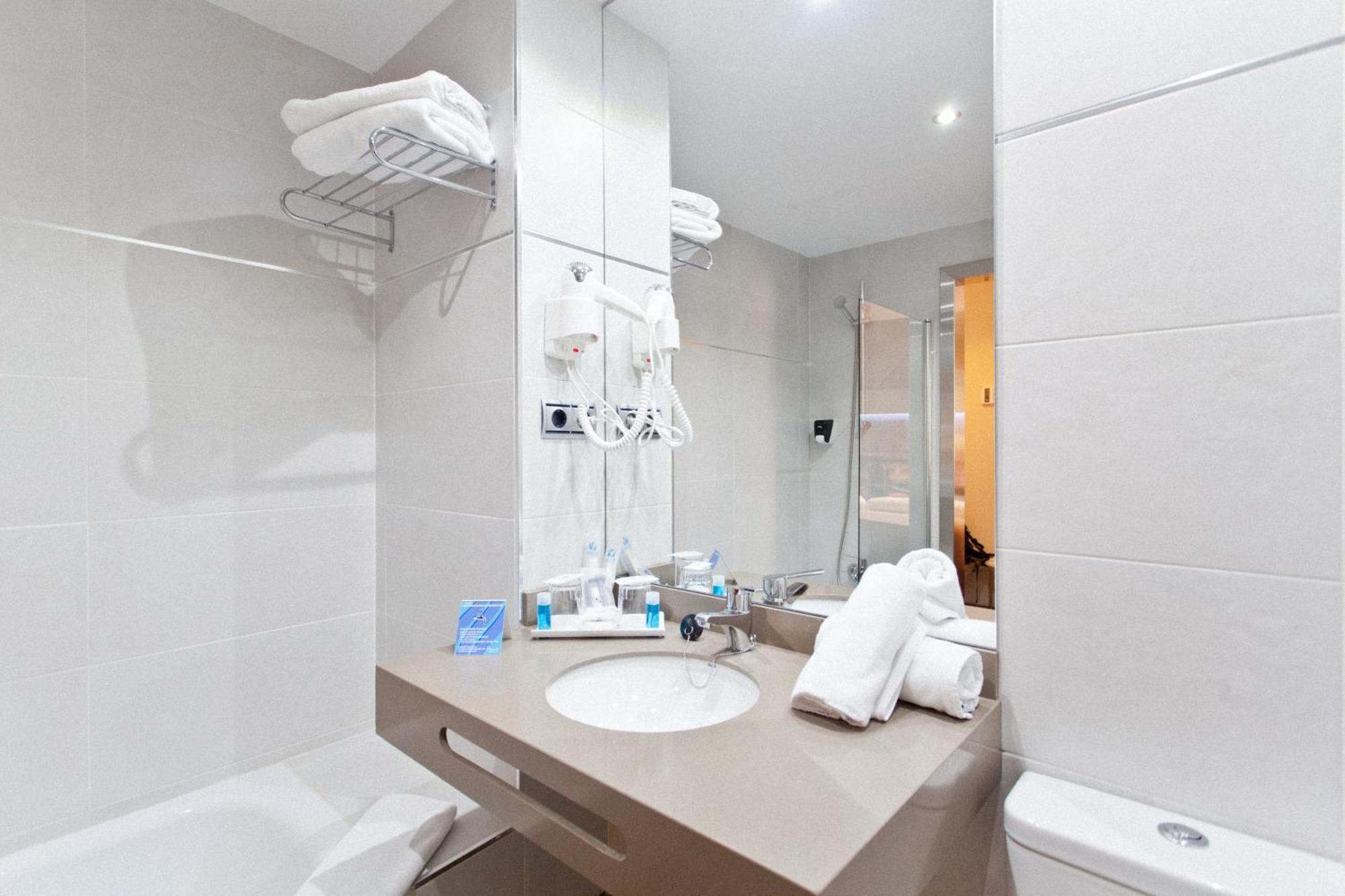 Triple Room (3 Adults),1436368903:JPEG