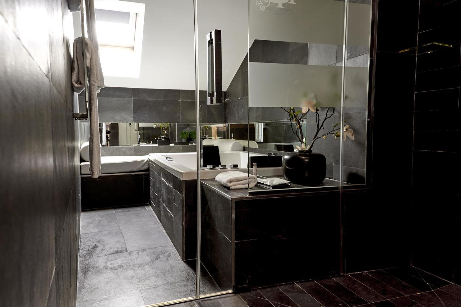 Suite Room