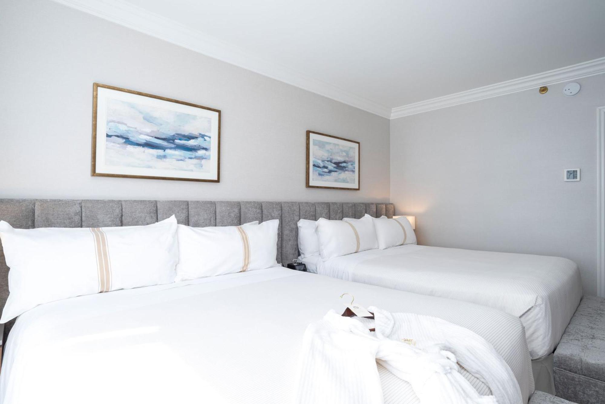 Sutton Room 2 Queen Beds